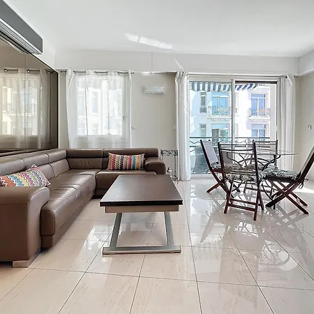 Luxury 1 Bedroom Croisette Martinez Direct Sea View 241 아파트 칸느
