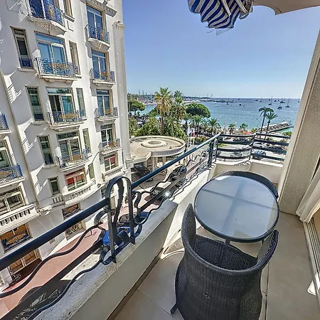 Luxury 1 Bedroom Croisette Martinez Direct Sea View 241 아파트 칸느